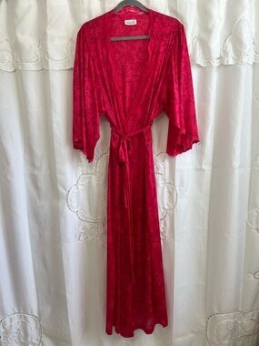 Vintage Vanity Fair Hot Pink Satin Lace Chic Robe L USA Made